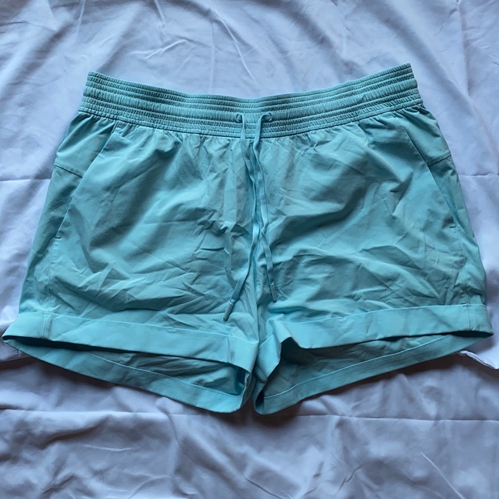 Lululemon active wear shorts